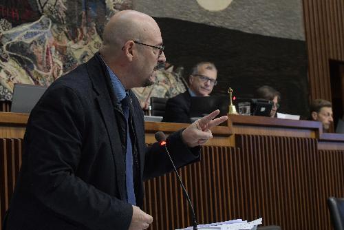 L'assessore ragionale Sebastiano Callari nel corso del suo intervento in Consiglio regionale